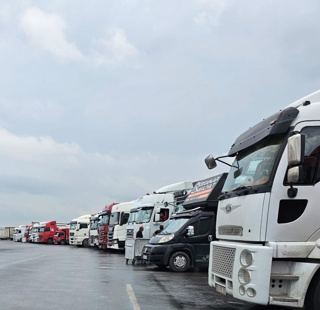 Körfez Ambarı olarak, Türkiye'nin Ege Bölgesi'ndeki incisi Aydın'a yönelik ambar ve lojistik ihtiyaçlarınız için profesyonel ve güvenilir çözümler sunuyoruz. İstanbul'dan Aydın'a ambar hizmeti veya Kocaeli'den Aydın'a parsiyel taşımacılık çözümleri arıyorsanız, doğru adrestesiniz. Tecrübemiz ve geniş araç filomuzla yükünüzü zamanında ve eksiksiz bir şekilde Aydın'daki adresine ulaştırıyoruz.